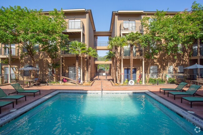 Pool - The Link at Plano