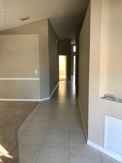 Photo - 934 Shaw Cir