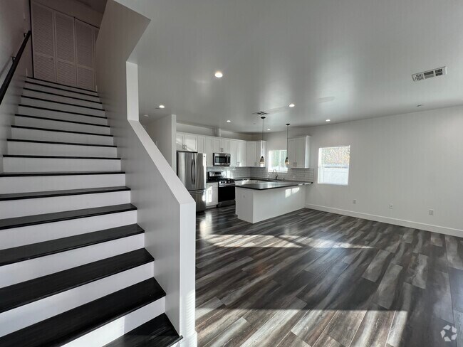 Building Photo - 6734 Irvine Ave Rental