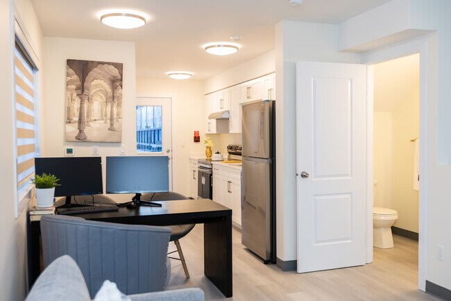 Dinning Area - Templeton Townhomes