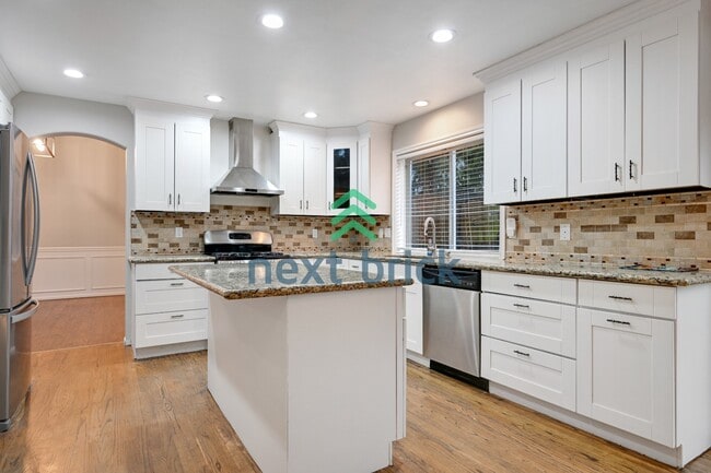 Photo - 4 Bed and 2.5 Bath Stunning Single-family Home is Available for Rent!