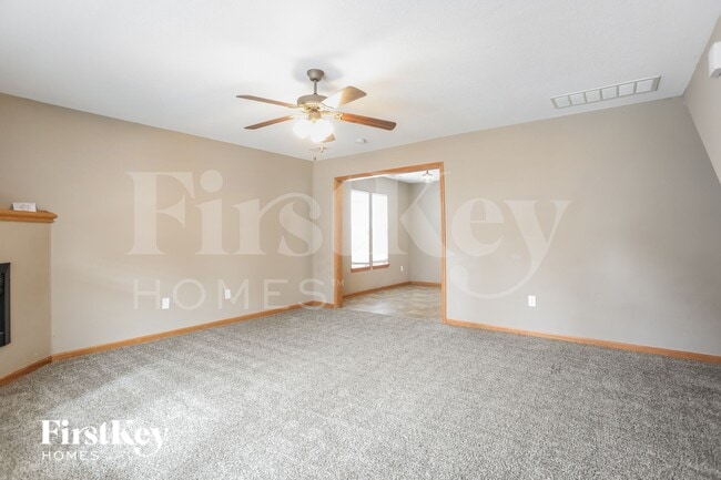 Photo - 316 NE Coldwater Creek Dr