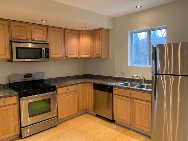 Photo - Beautiful 3bed/2.5 bath in Southside