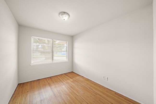 Photo - 3301 Earl St