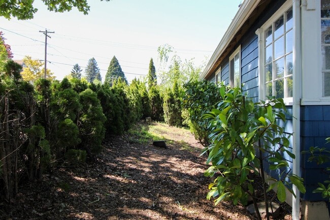 Photo - 2161 Winter St SE