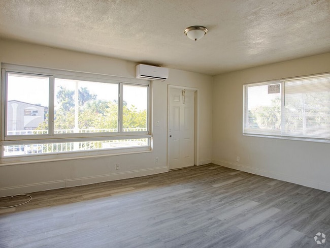 Building Photo - 2781 SW 2nd St Rental