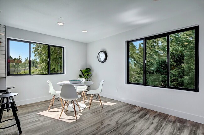 Photo - North Seattle 1 Bedroom Available Now! Unit Galloway201