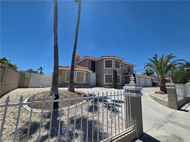 Photo - 3013 W Oakey Blvd