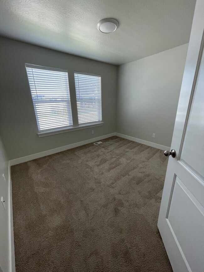 136 E Gilbert Peak Way Unit 1