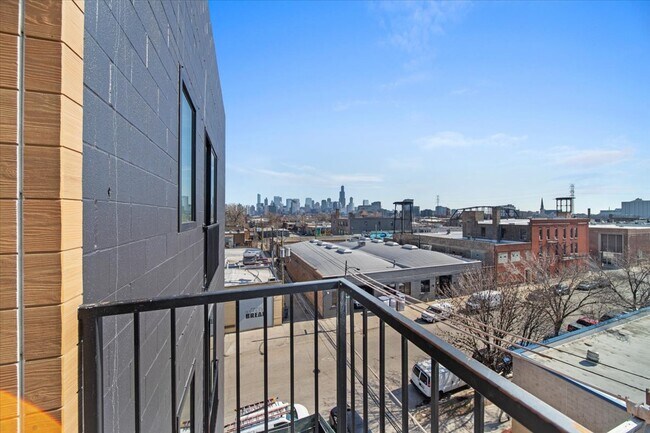 Photo - 1800 W Grand Ave