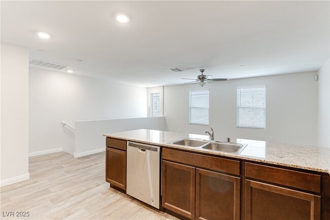 Photo - 4641 Townwall St