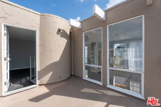 Photo - 110 Fleet St