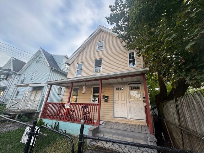 Photo - 1059 Hancock Ave Unit 1st Floor