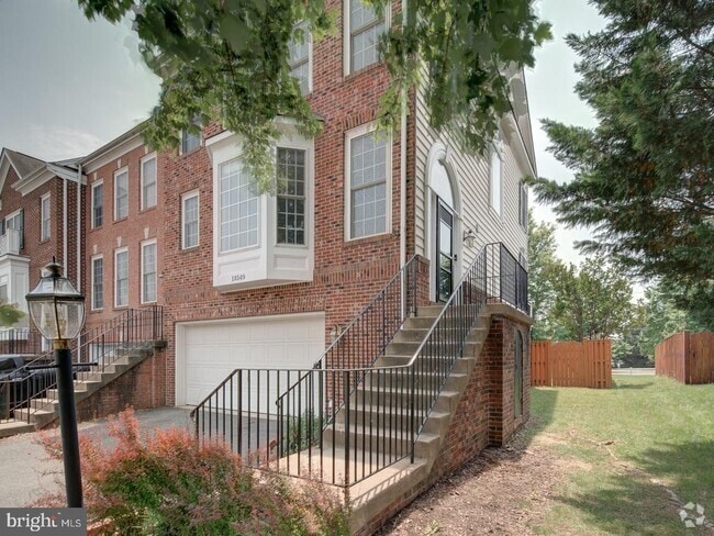 Building Photo - 18549 Sierra Springs Square Rental
