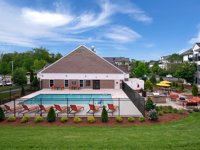 Swimming Pool - The Point at Abington Apartments