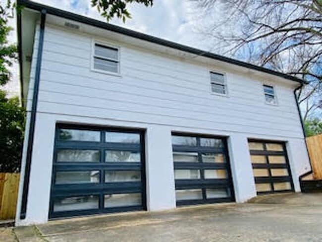 Building Photo - 135 Sunset Dr Unit Sunset Dr 133