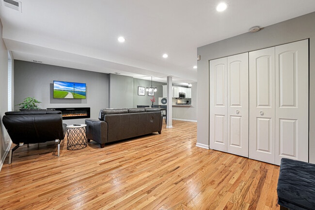 Photo - 1859 N Winnebago Ave Unidad GARDEN