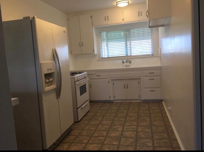 Photo - 4041 S Centinela Ave