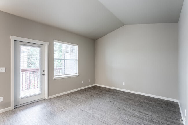 2BR, 2BA - 963 SF