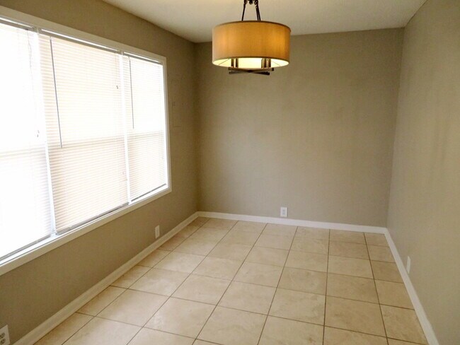 Photo - House Located Minutes From Medical District & Texas Tech Campus!