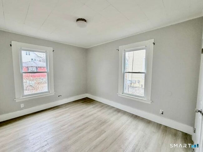 Photo - 15 Bassett St Unit 1L