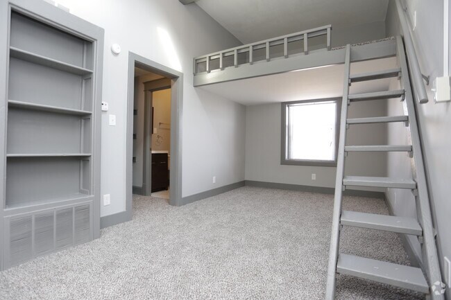 Studio, 1BA Loft - 650 SF