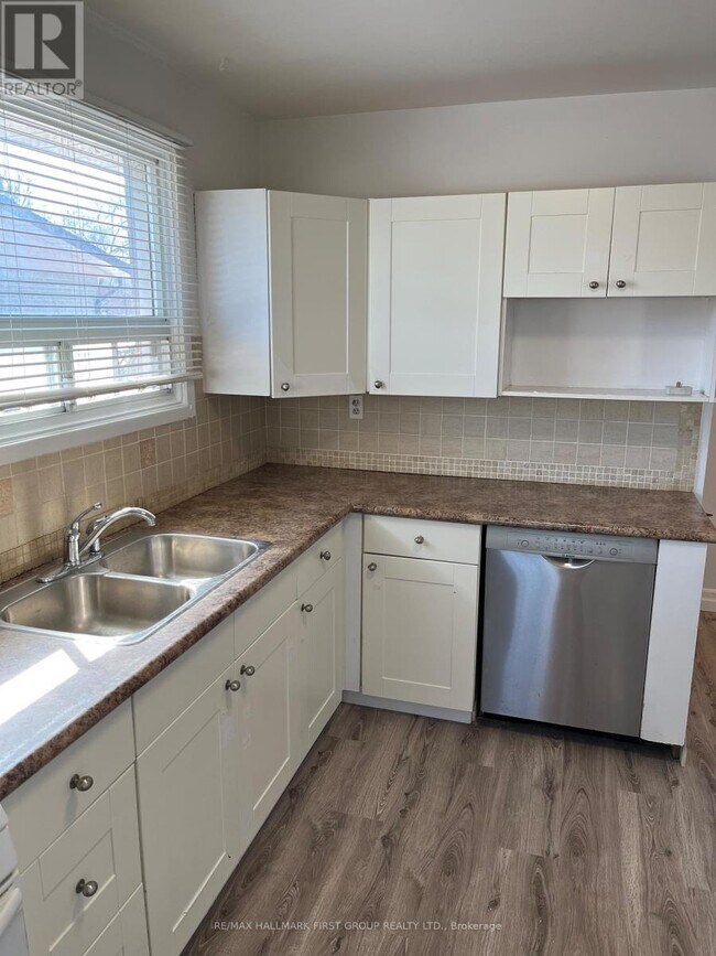 Photo - 780 W Shore Blvd