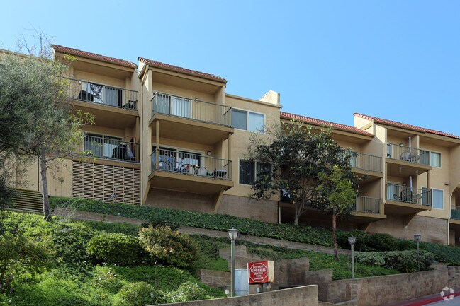 Photo - Admiralty Apartments