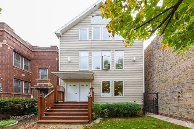 Building Photo - 2157 W Addison St Unit 1 Rental