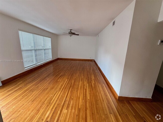 Building Photo - 2380 Diana Dr Unit 11 Rental
