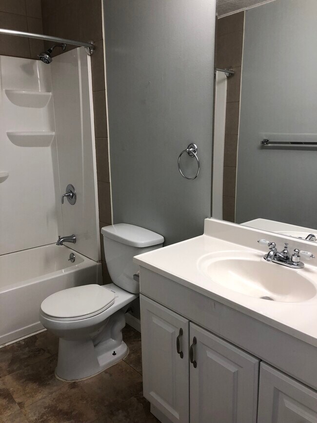 Photo - 710 Erin Place