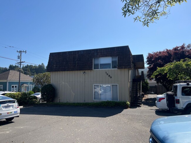 Building Photo - 1580greg Unit E