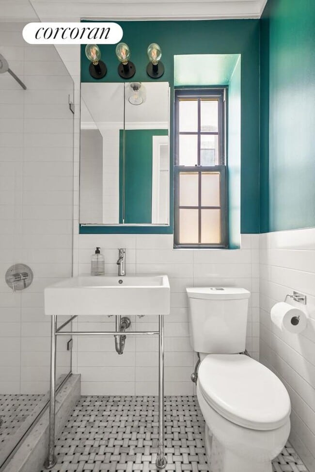 Photo - 24-51-51 38th St