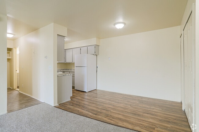 1 BR, 1 BA - 650 SF