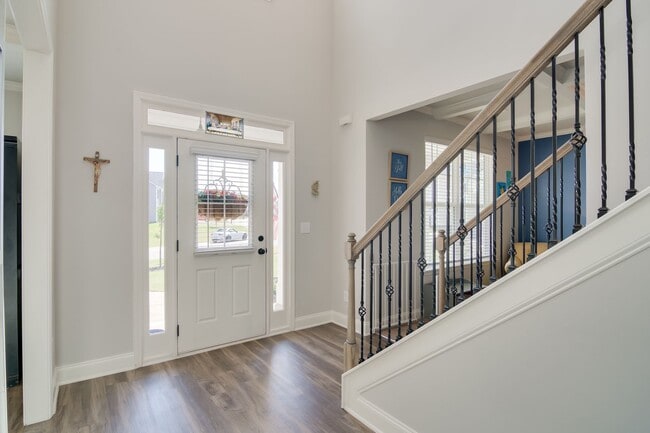 Photo - Available NOW MUST  see in McCoy's Creek