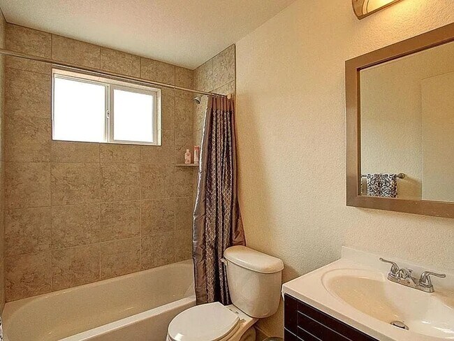 Photo - West Wash Park Condo | 1BD | In-Unit W/D | Parking Included