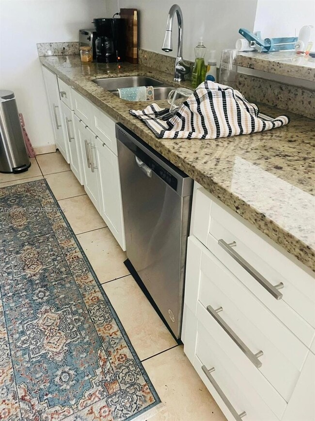 Photo - 10393 N Kendall Dr Unit U6