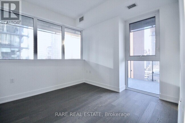 Photo - 7 Grenville St Unit 2103