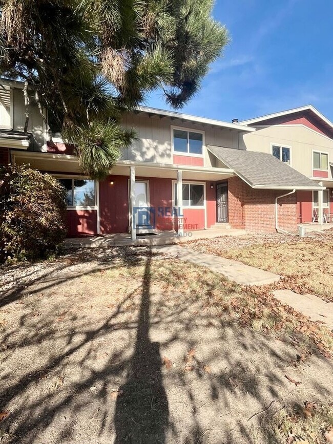 Photo - 392 W Rockrimmon Blvd