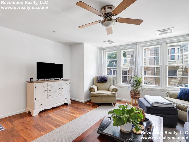 165 W 6th St Unit A