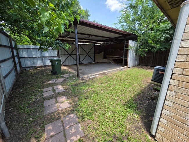 Photo - 2419 E Timberview Ln