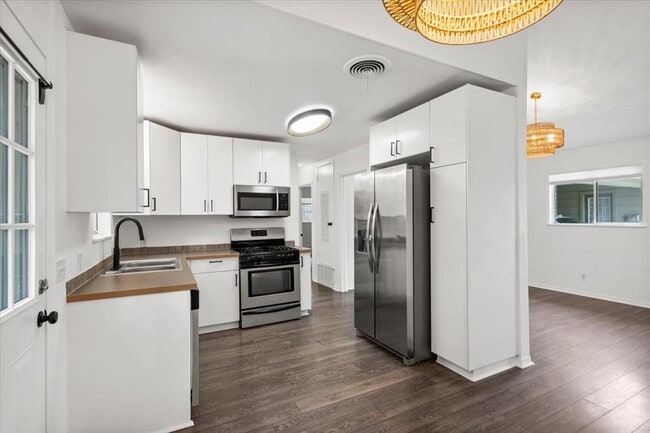 Photo - 1717 Bluebonnet Ln