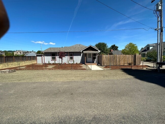 Building Photo - 5265 SW Secher Ln