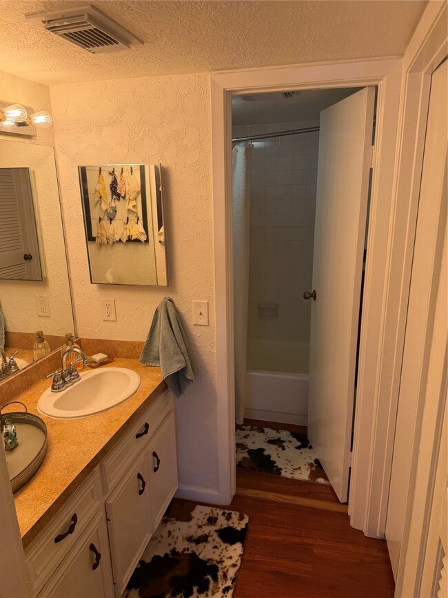 Photo - 3900 Aspen Dr Unit 1