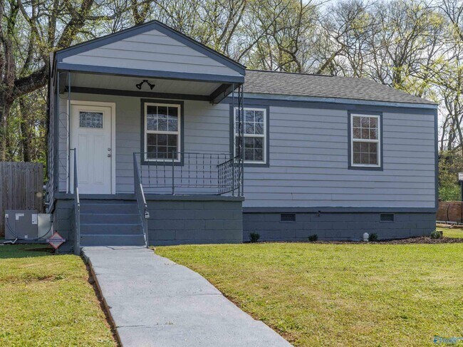 Photo - 214 Richmond Dr NW