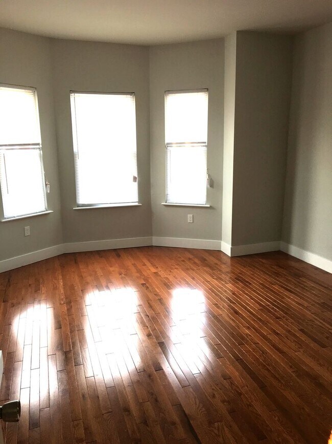 Photo - 5310 Pine St Unidad #1