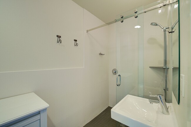 Photo - 3Bd/1.5Ba Seattle Townhouse
