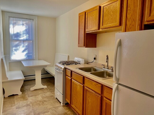 Photo - 2121 Hennepin Ave S