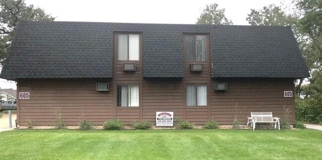 Photo - 605 E Main St Unit Midtown town Apt.