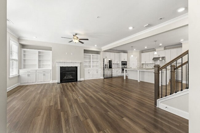 Photo - 105 W Dixie Ave SE